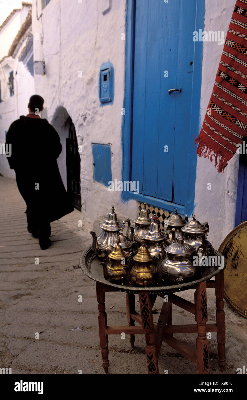 Le Maroc, bleu Chefchaouen, Rif, théières Banque D'Images