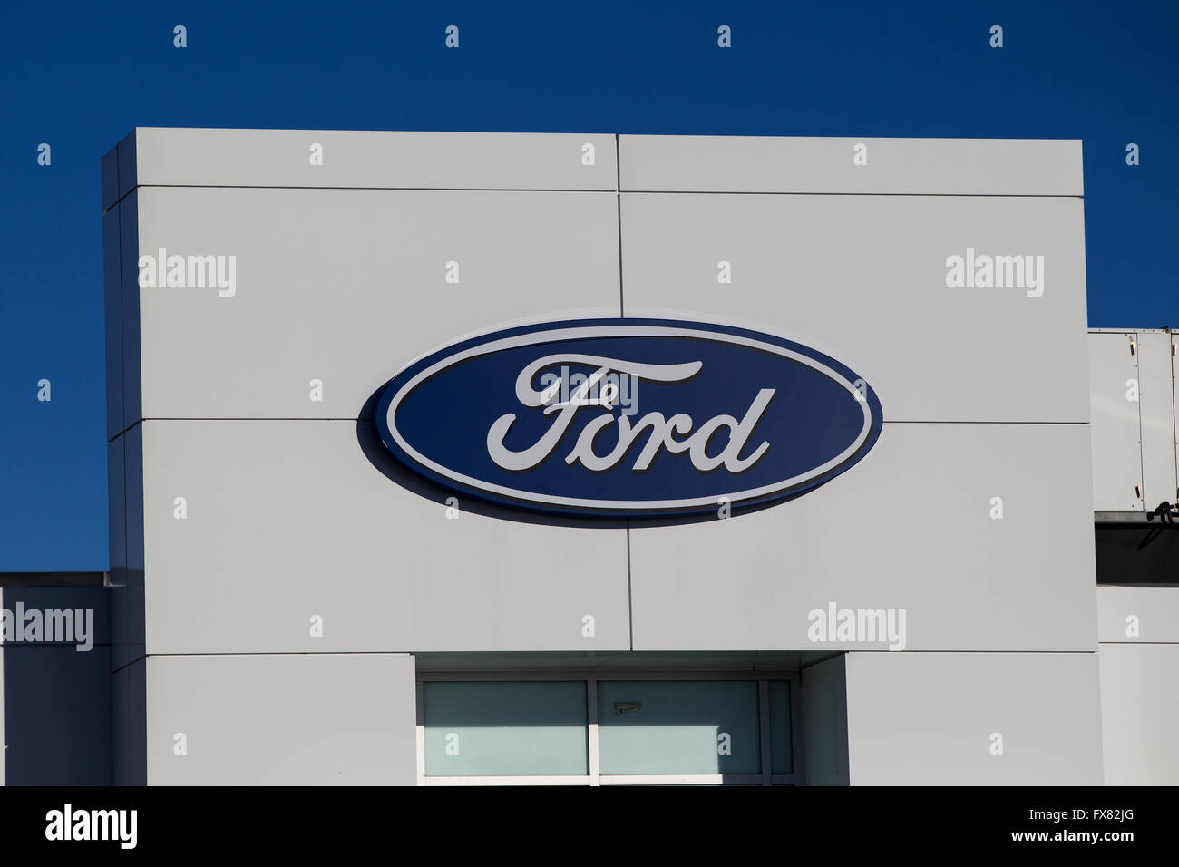 Le concessionnaire automobile Ford à Kingston (Ontario), le mardi 5 janvier 2016. ] Banque D'Images