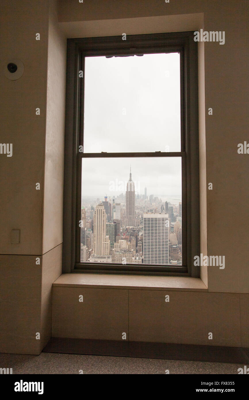 Vue de l'intérieur du haut du Rockefeller Center, Manhattan, New York City, États-Unis d'Amérique. Banque D'Images