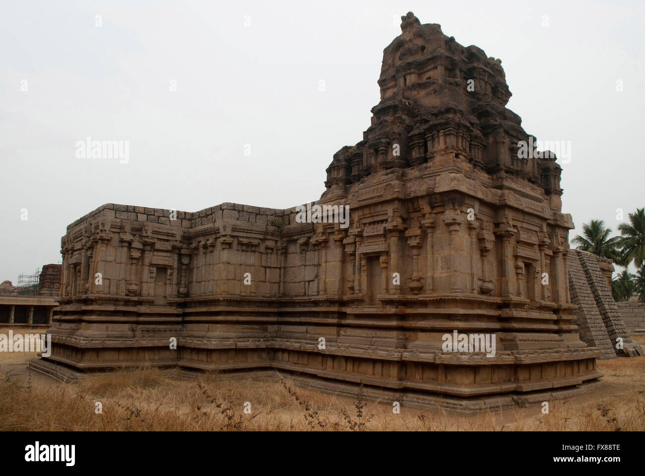Chambré 1 culte de déesse, côté ouest vue, Achyuta Raya temple, Hampi, Karnataka, Inde. Centre sacré. Vue depuis le sud-w Banque D'Images