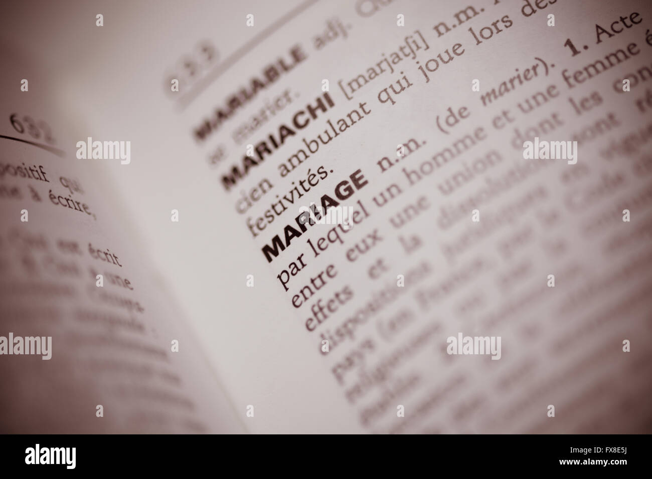 Mot mariage dans un dictionnaire Banque D'Images