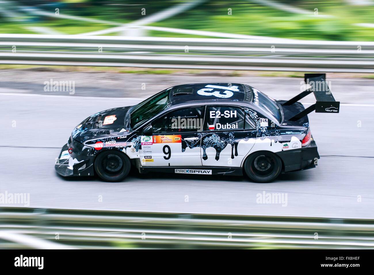 Subaru Impreza Personnalisé Au Col De Montagne Panoramique