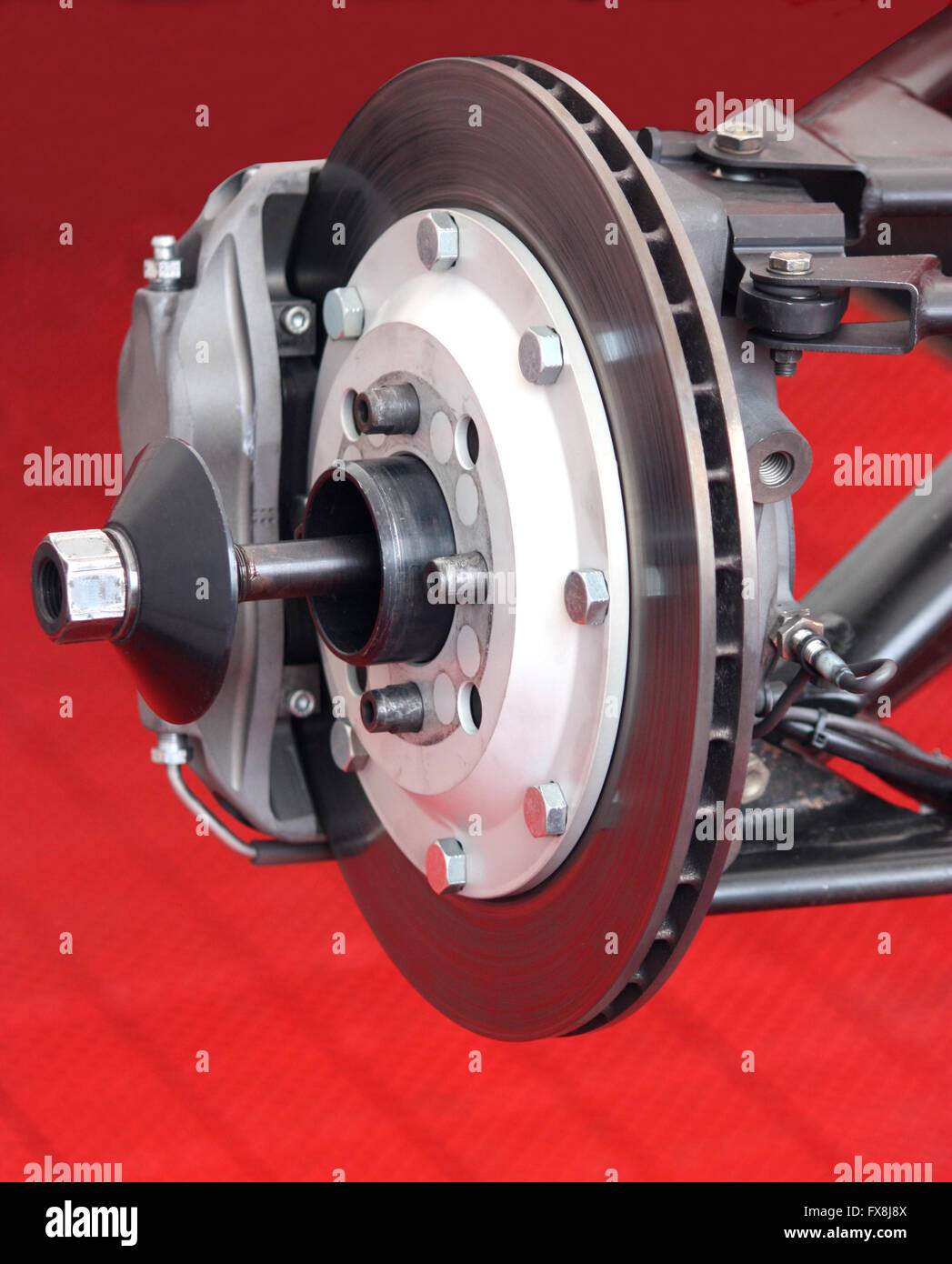 Disque de frein avant l'Assemblée générale d'une voiture de course. Banque D'Images