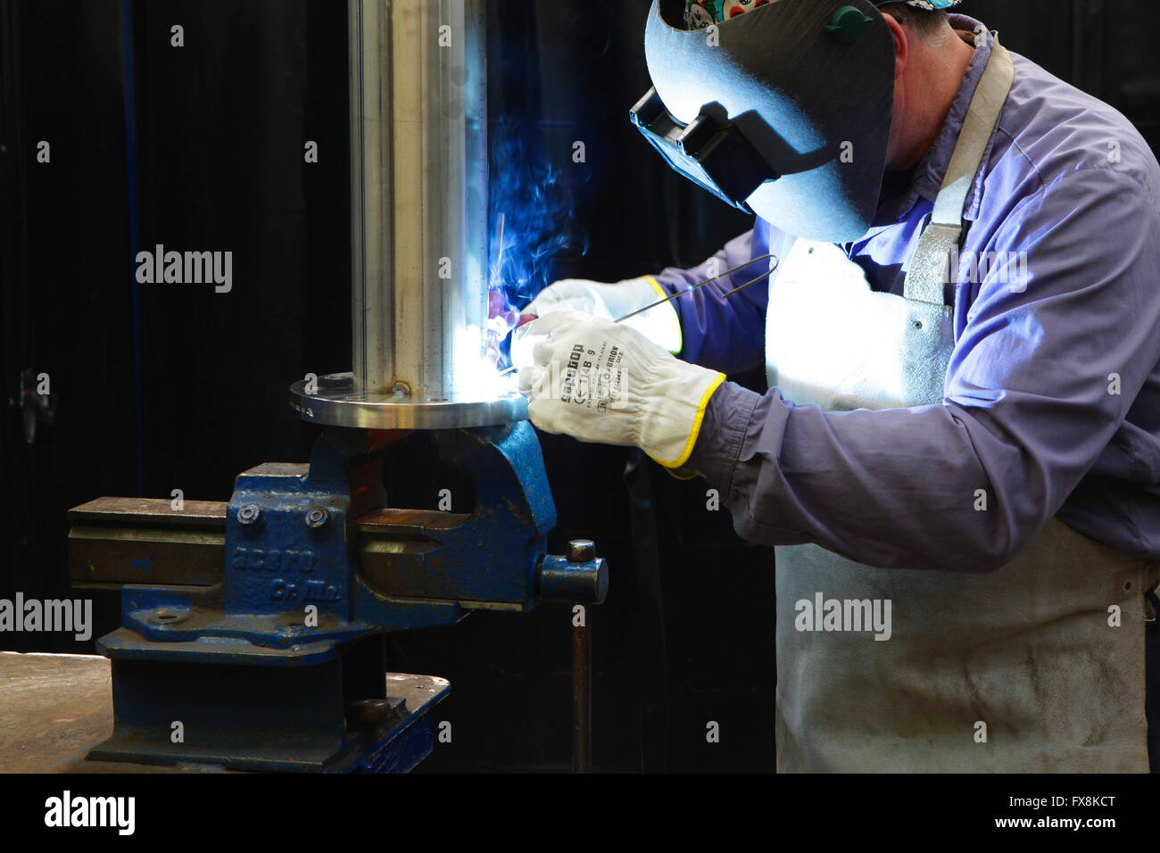 Solderer, soudeur, soudage. Banque D'Images