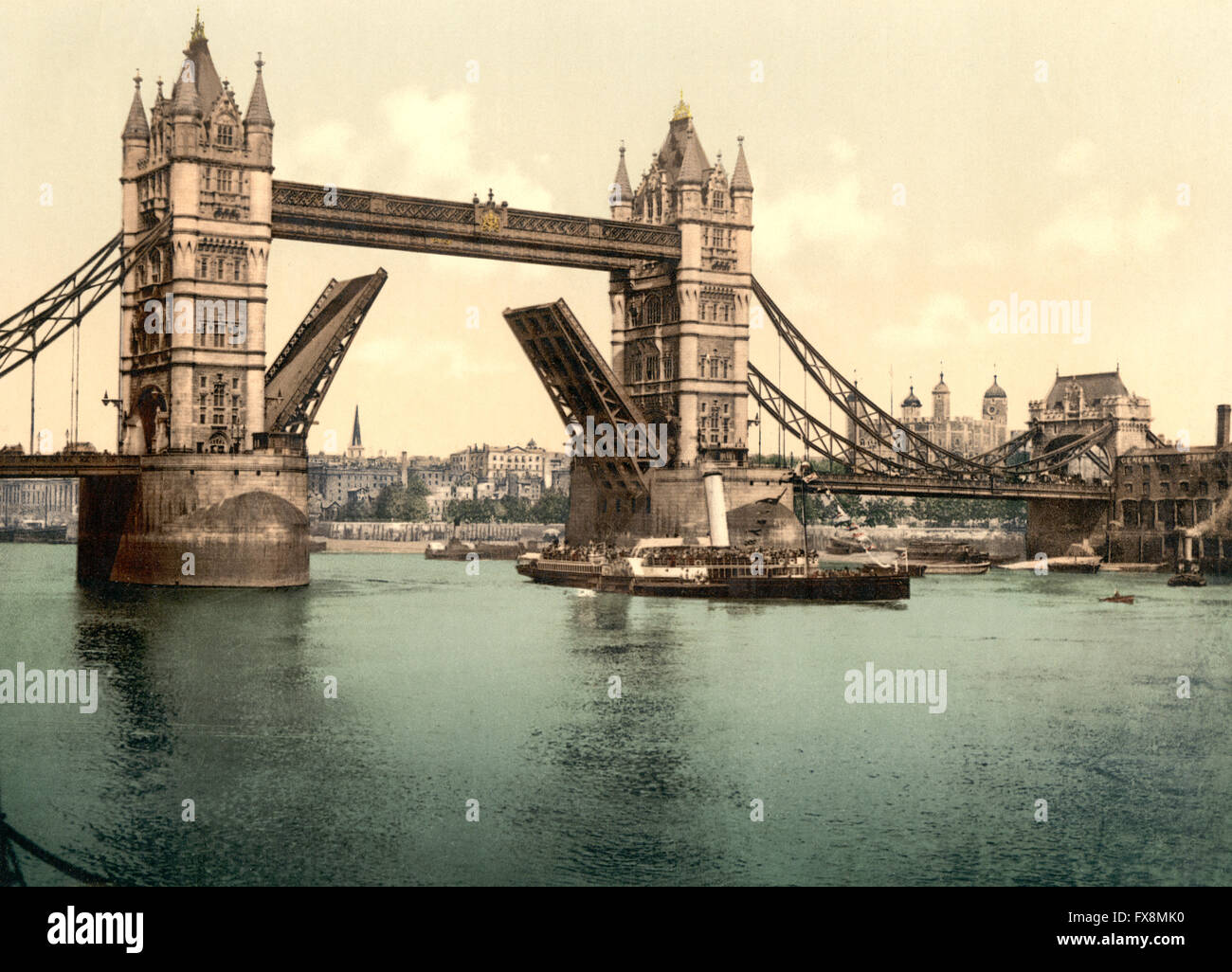 Tower Bridge, ouvert, Londres, Angleterre, Royaume-Uni, impression Photochrome, vers 1900 Banque D'Images
