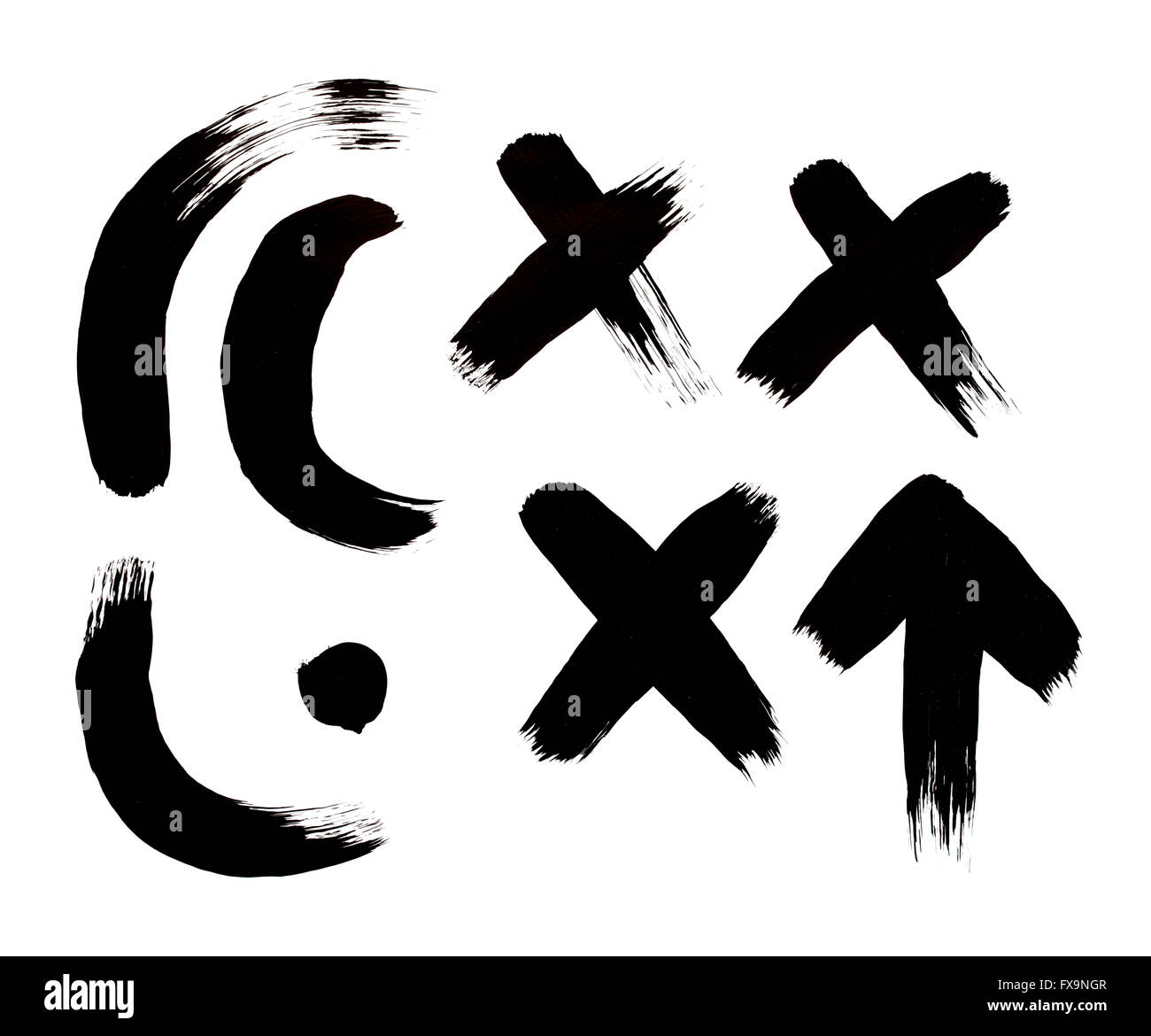 Coups de pinceau peint noir Flèche, X, Dot et la courbe isolé sur fond blanc. Banque D'Images