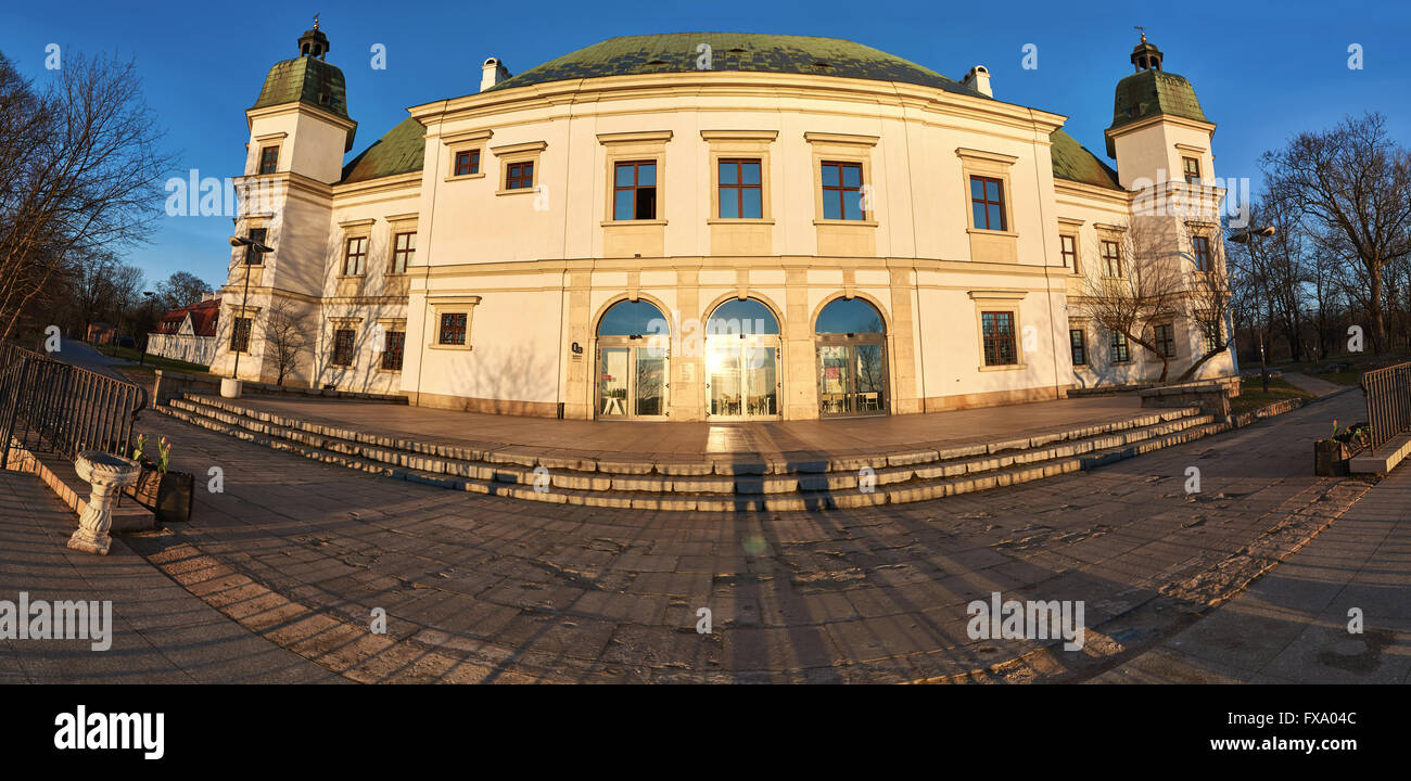 Château Ujazdowski dans les rayons du soleil levant, Varsovie, Pologne Banque D'Images