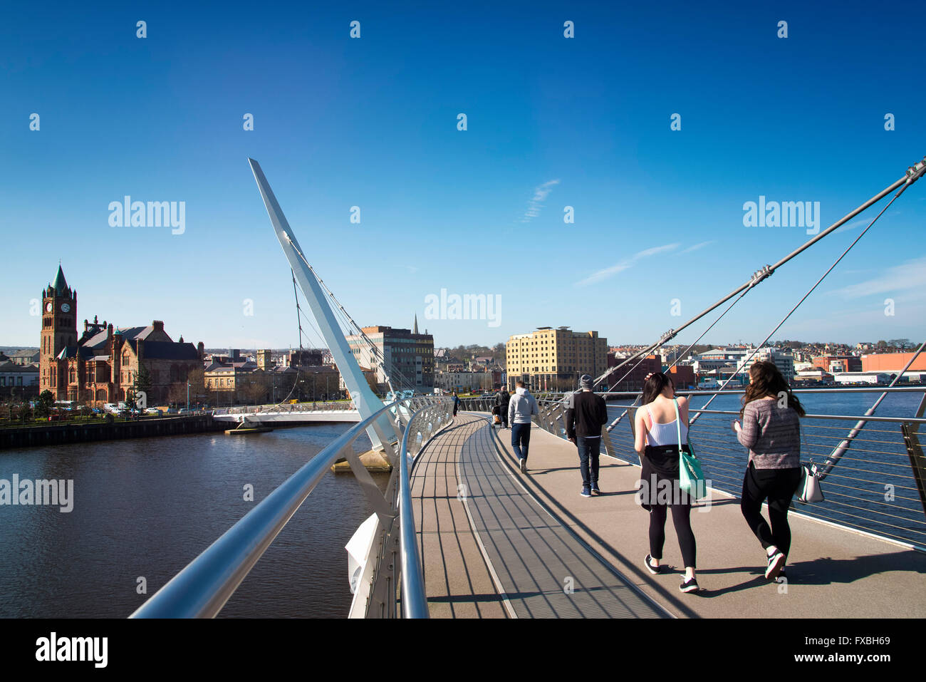 Pont de la paix en Irlande du Nord Derry Foyle Banque D'Images