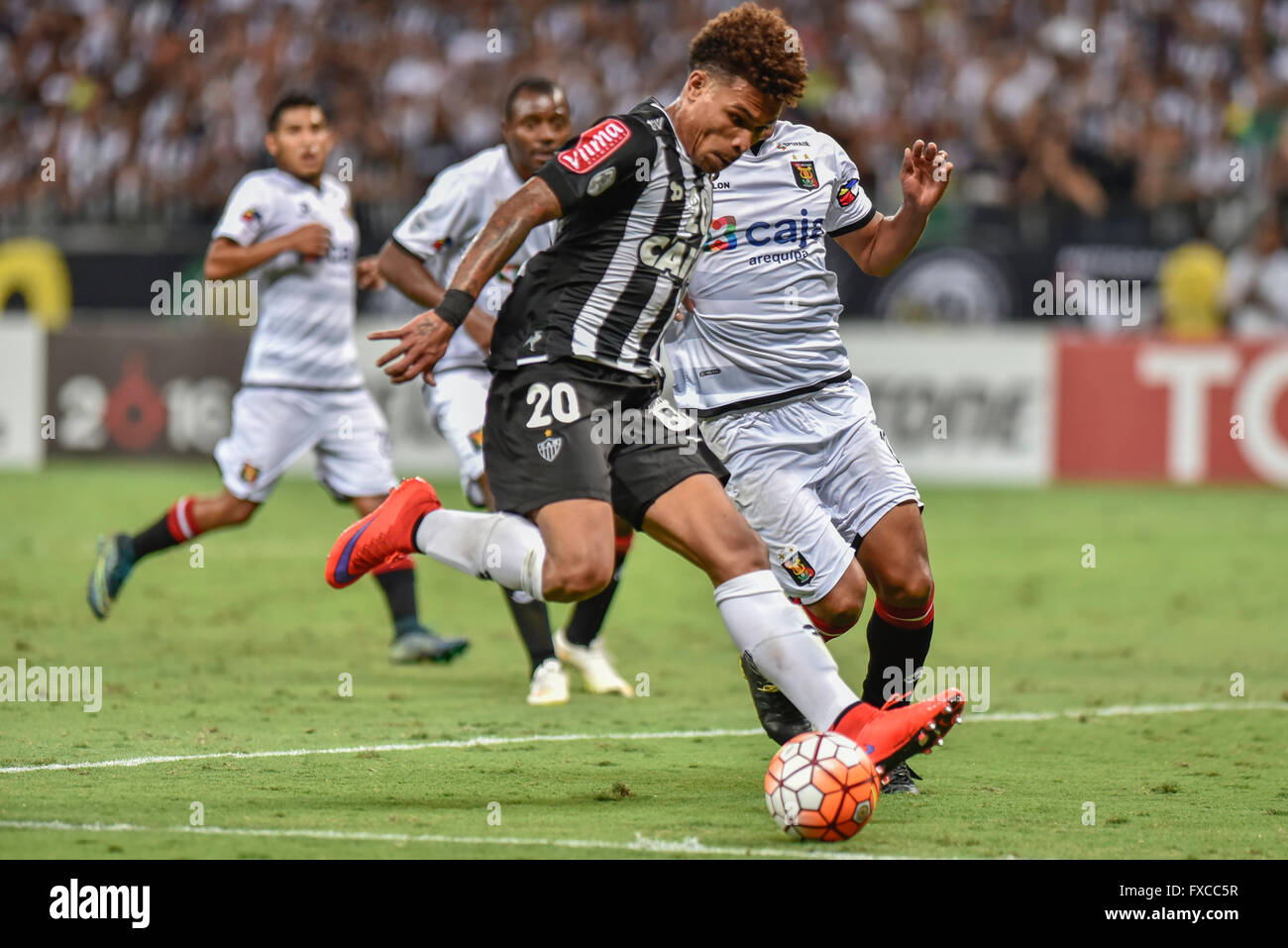 BELO HORIZONTE, MG - 14/04/2016 : athlétique - MG - Brésil X MELGAR - par ?- Ours Junior pour Atletico MG X Melgar - Pérou, match valide pour le sixième tour de la Copa Libertadores 2016. (Photo : Panda Mourão / FotoArena) Crédit : Richard Callis/Alamy Live News Banque D'Images