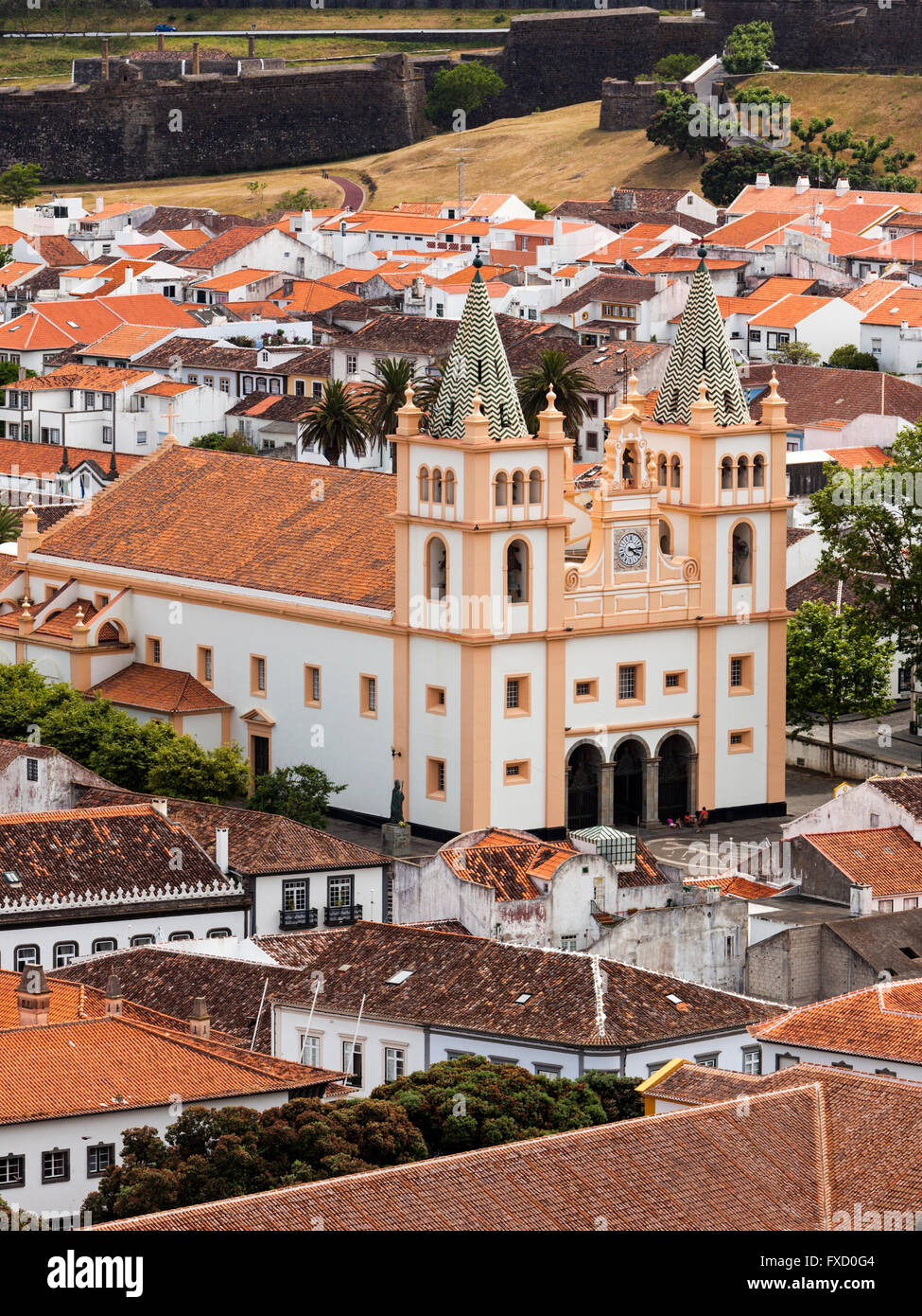 Cathédrale sé d'Angra ou la Cathédrale du Saint Sauveur, Angra do Heroísmo, l'île de Terceira, région autonome des Açores Banque D'Images