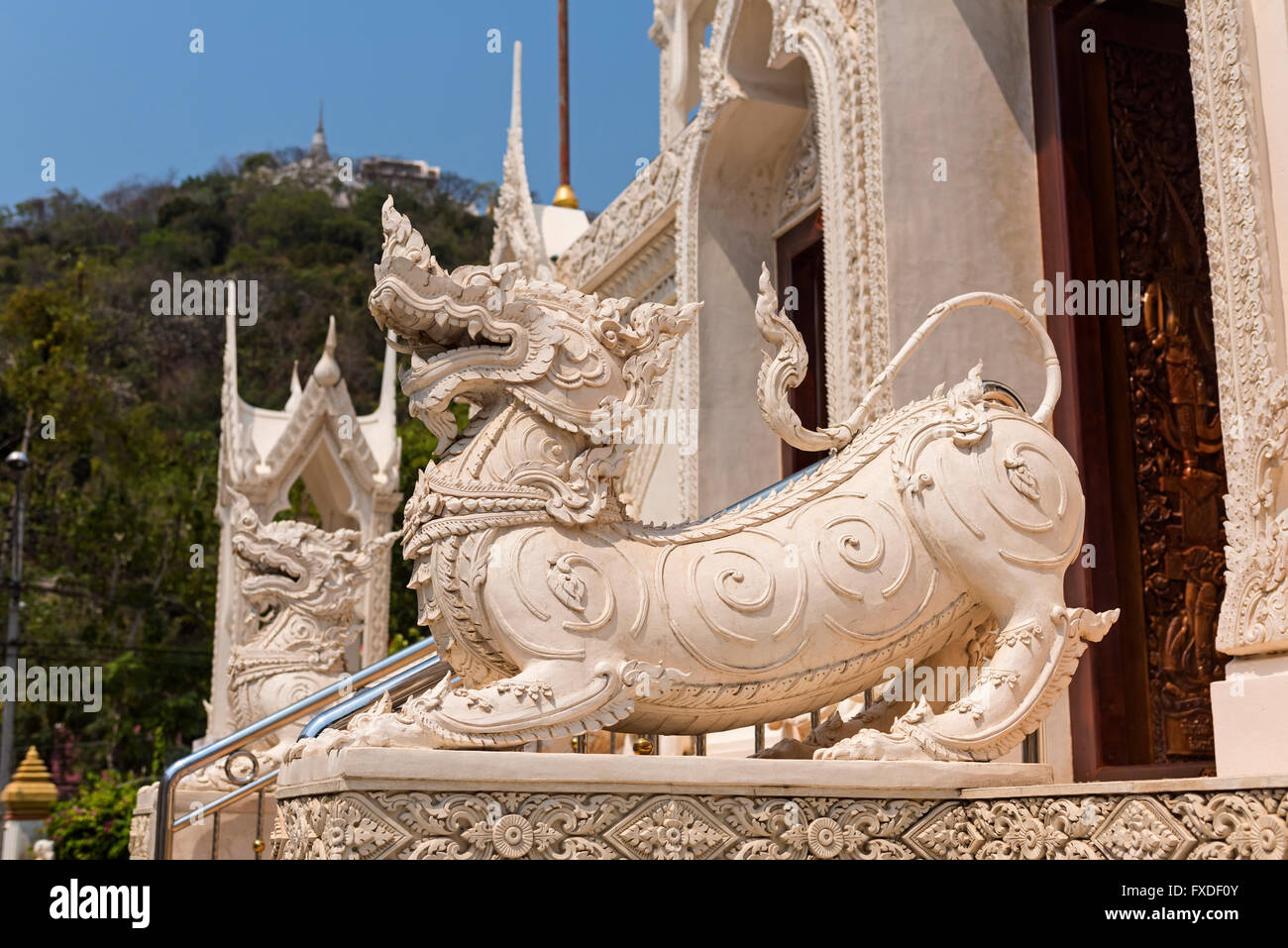 Dragons ornementales Wat Khoi Thaïlande Phetchaburi Banque D'Images