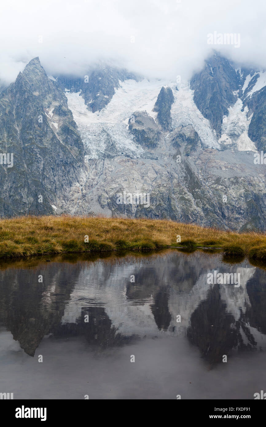 Val Ferret Italie Lac réflexions mountain ice Banque D'Images