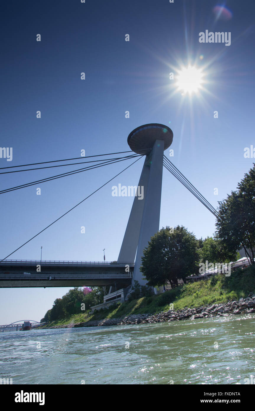 Pont d'OVNIS contre la lumière Banque D'Images