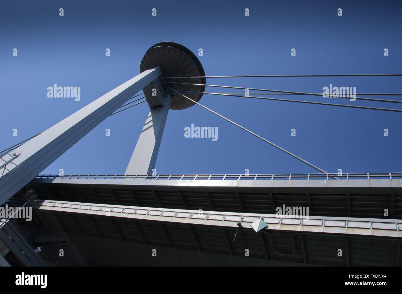 Pont d'OVNIS - vue de Bratislava Banque D'Images