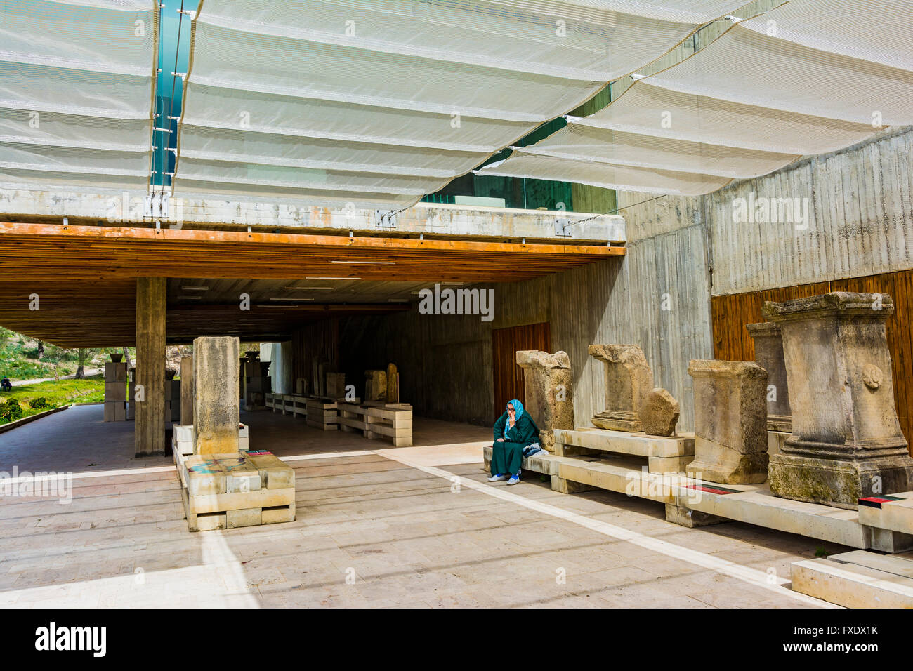 Musée et centre d'interprétation. Volubilis, vestiges de la ville romaine près de Meknès. Banque D'Images