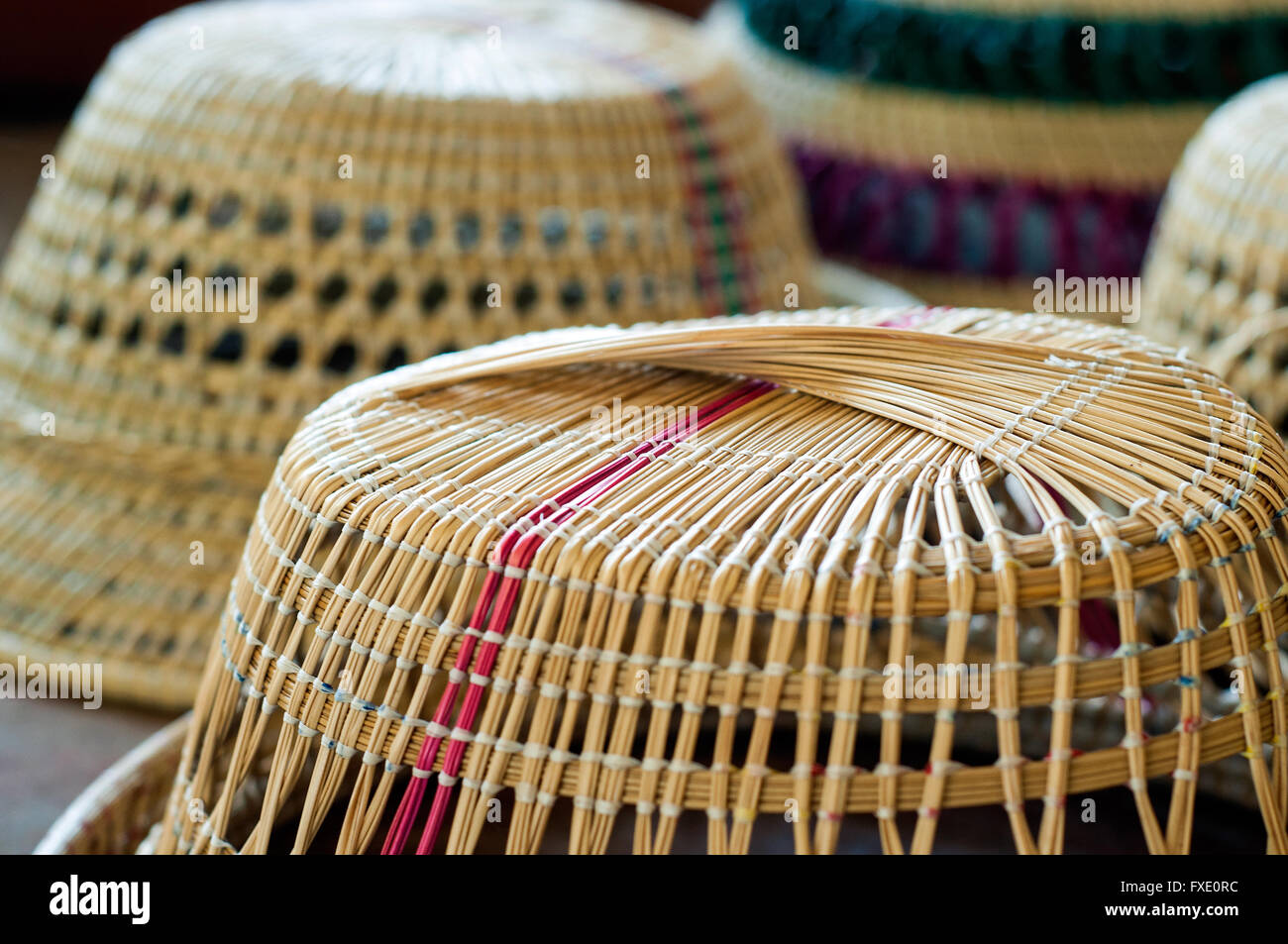 Des chapeaux en vente, marché artisanal, à l'est de la CDB, Maseru, Lesotho Banque D'Images