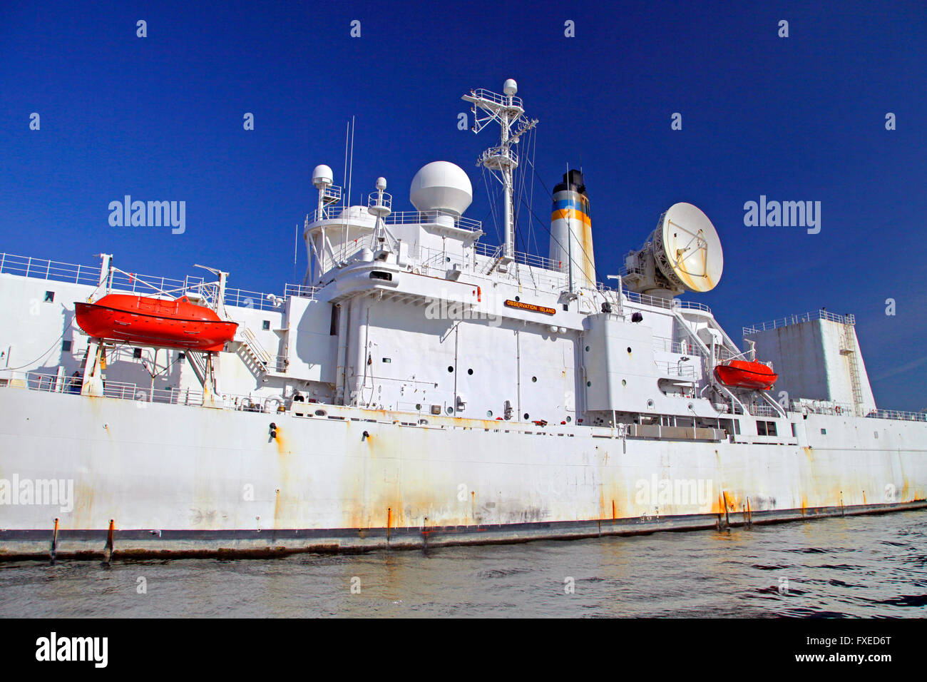 Missile Range instrumentation ship USNS Île d'observation au Port de Yokohama au Japon Banque D'Images