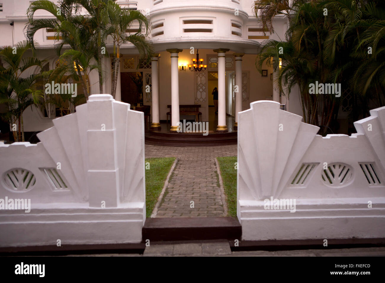 Sri Lanka, Galle Fort, déco sur 44, Hôtel de charme dans immeuble art déco des années 1930, dans la nuit Banque D'Images