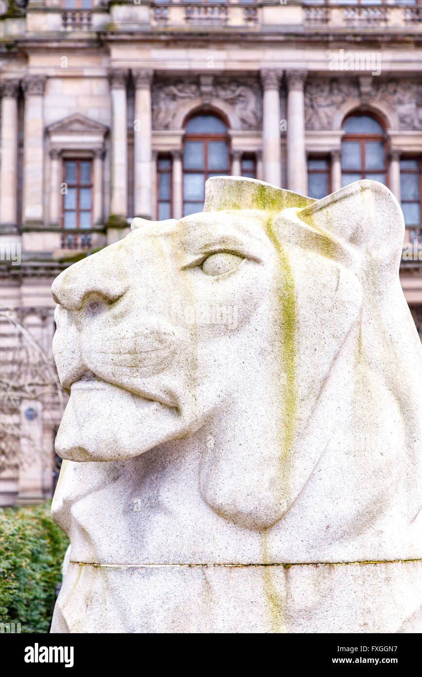 Image d'une statue de lion à George Square, Glasgow, Ecosse. Banque D'Images