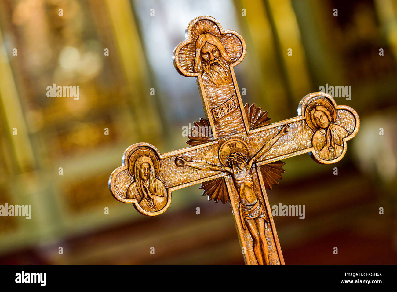 Jésus Christ sur une croix de lumière naturelle Banque D'Images