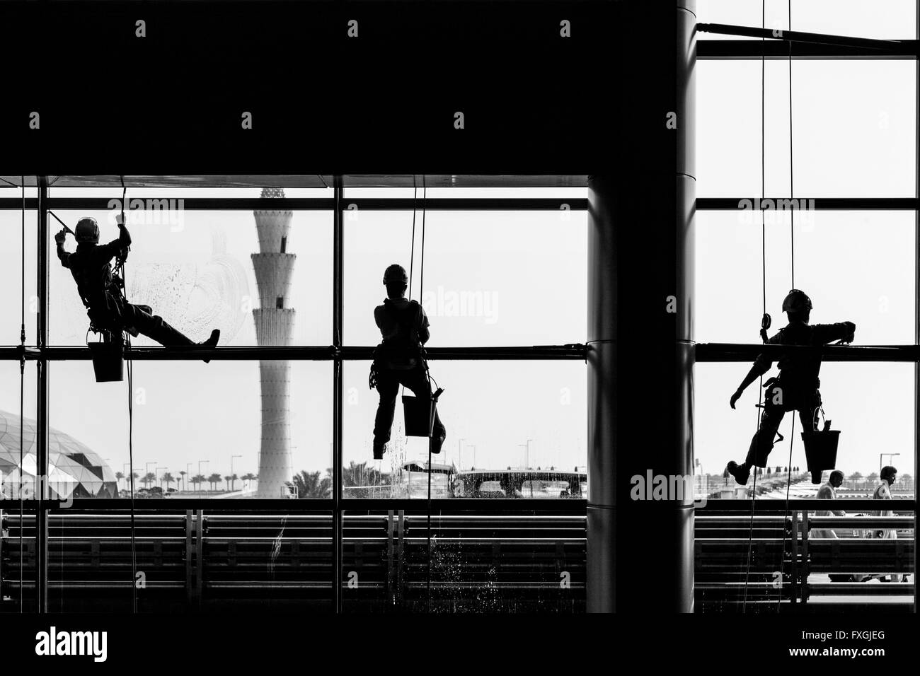Nettoyage de vitres, de l'Aéroport International Hamad, Doha, Qatar Banque D'Images
