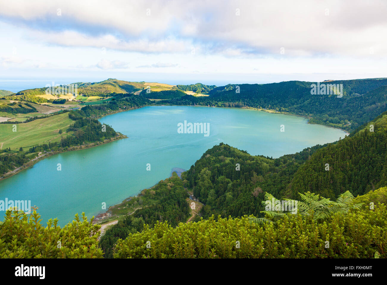 Lagoa das Furnas, lac de cratère volcanique près du village de Furnas, Sao Miguel, Açores Banque D'Images