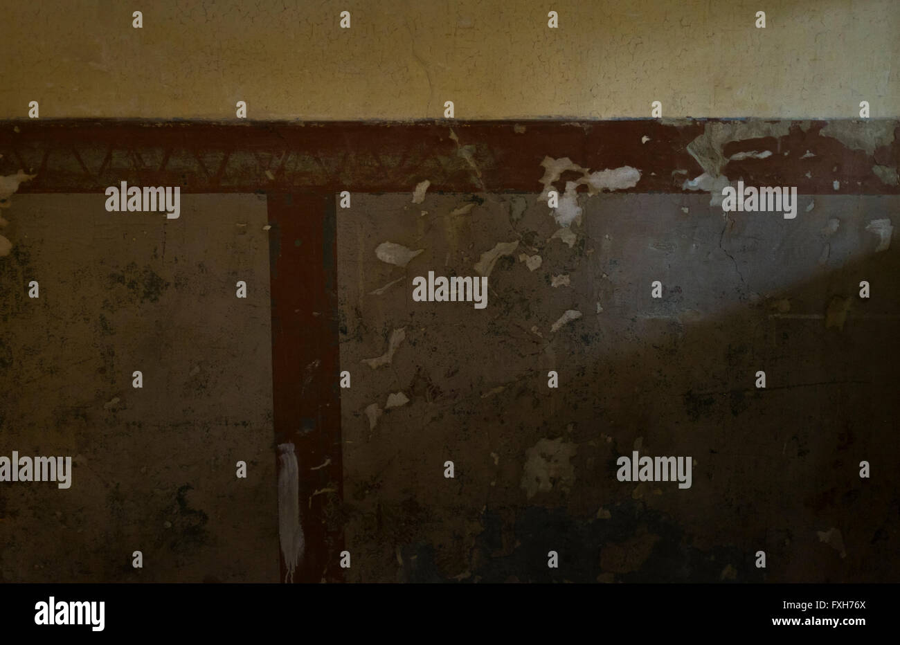 Peinture murale intérieur de cabane, par les prisonniers, à Auschwitz I camp de concentration près de Cracovie, Pologne Petite Banque D'Images