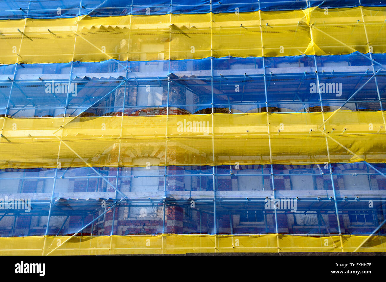 Protection Net au chantier de construction pour la sécurité, dans l'Essex, Angleterre, Royaume-Uni Banque D'Images