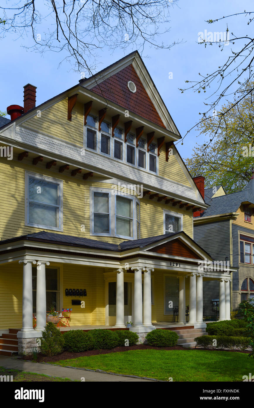 USA KENTUCKY KY Louisville le quartier de Highland historique avec des maisons construites dans les années 1900 Banque D'Images