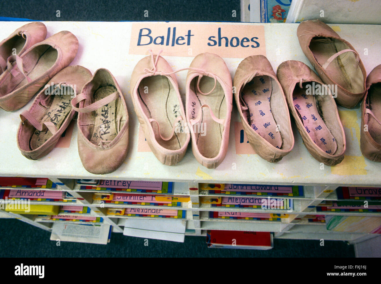 Chaussons de ballet les élèves à l'école élémentaire de classe Banque D'Images