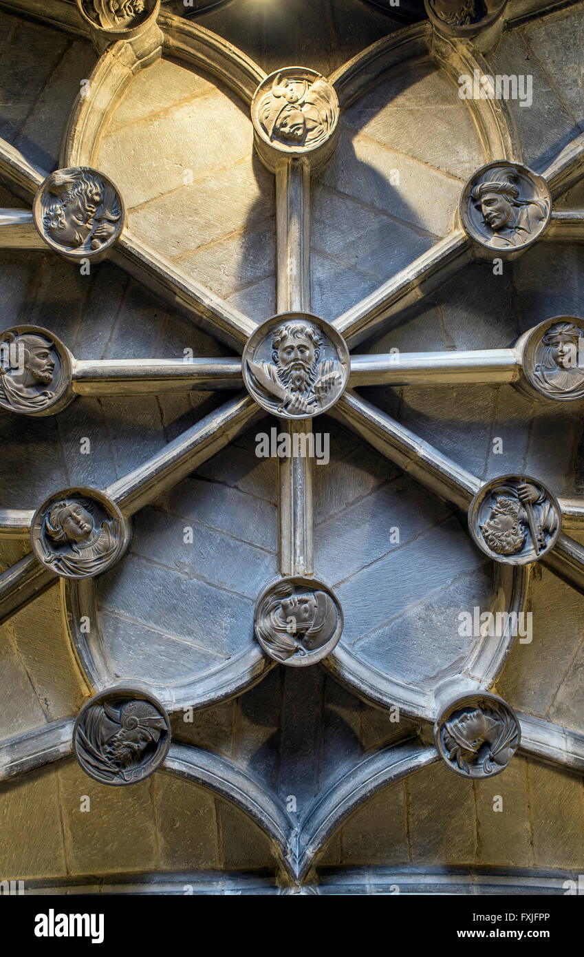 Détail du plafond de l'église de San Bartolomé à Logroño, La Rioja. L'Espagne. Banque D'Images
