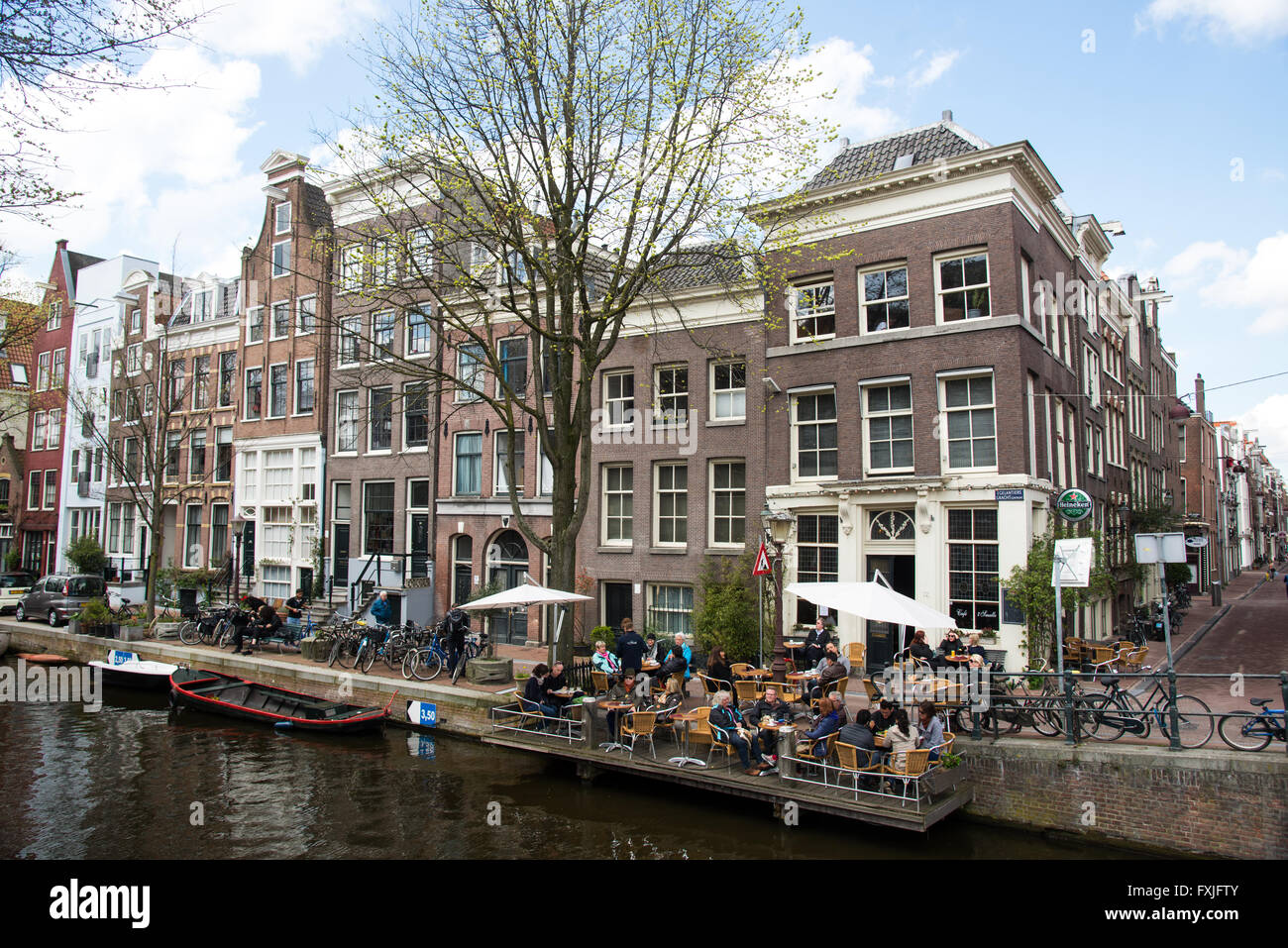 Façades de bâtiments historiques le long des canaux à Amsterdam Pays-Bas Banque D'Images Façades de bâtiments historiques le long des canaux à Amsterdam Pays-Bas Banque D'Images