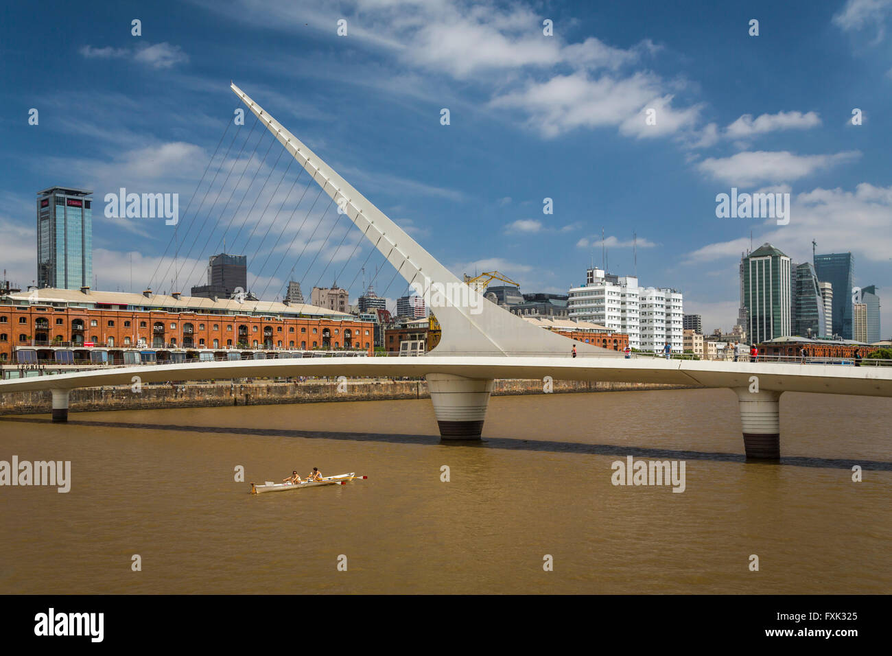 Le Pont de la femme dans le quartier du front de mer de Puerto Madero, Buenos Aires, Argentine, Amérique du Sud. Banque D'Images