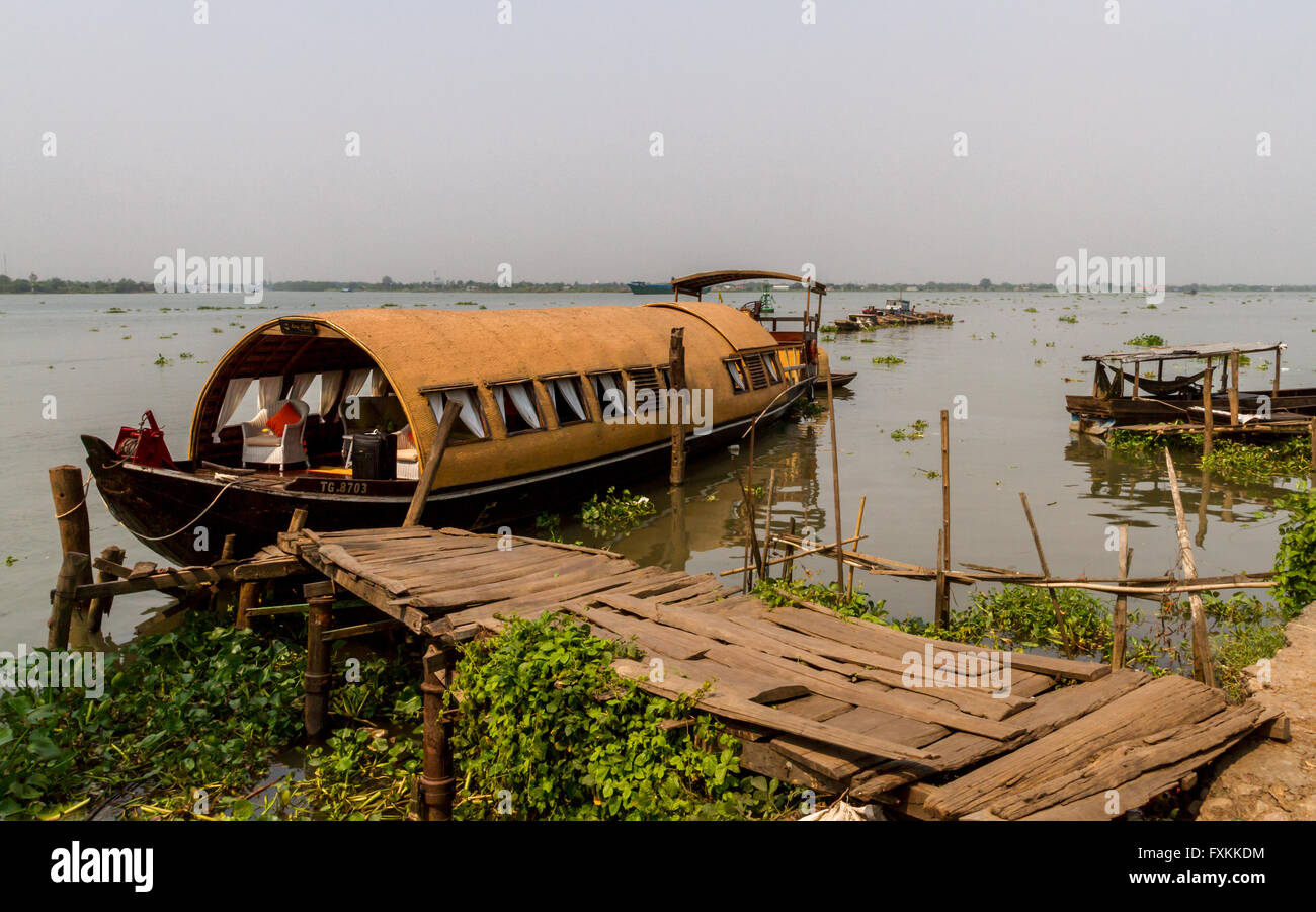 Bateau de croisière en sampan, Mekong, Vietnam Banque D'Images