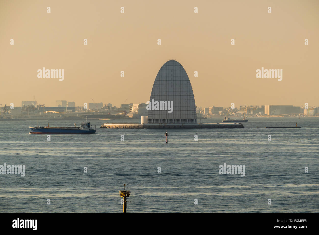 La tour du vent sur la baie de Tokyo Banque D'Images