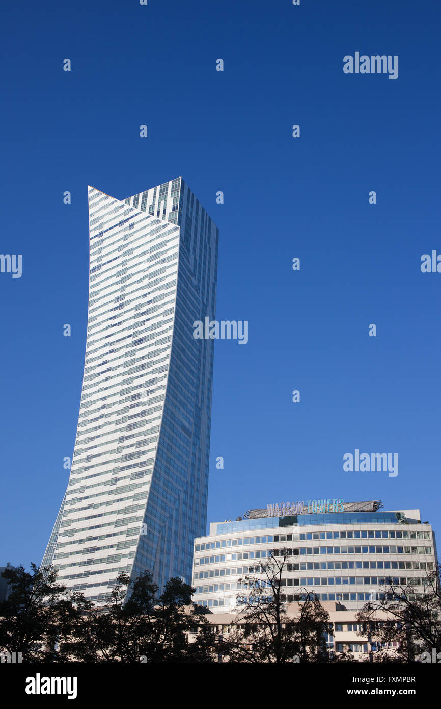 La Pologne, la ville de Varsovie, Zlota 44 gratte-ciel résidentiel de Daniel Libeskind, moderne, l'architecture contemporaine Banque D'Images