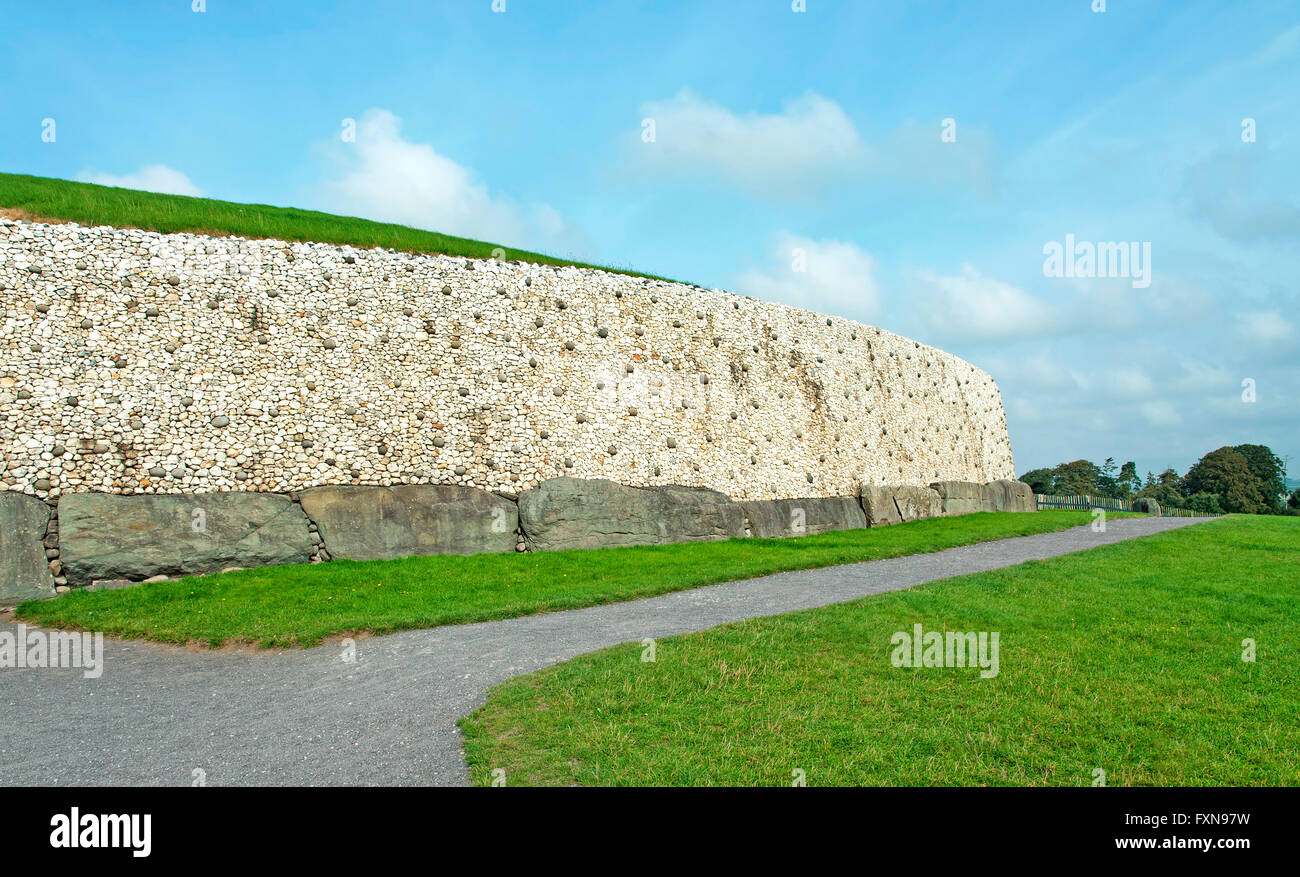 Détail de l'Newgrange dans la vallée de la Boyne est un vieux passage de l'année 5000 tombe. Meath, Ireland Co. Banque D'Images