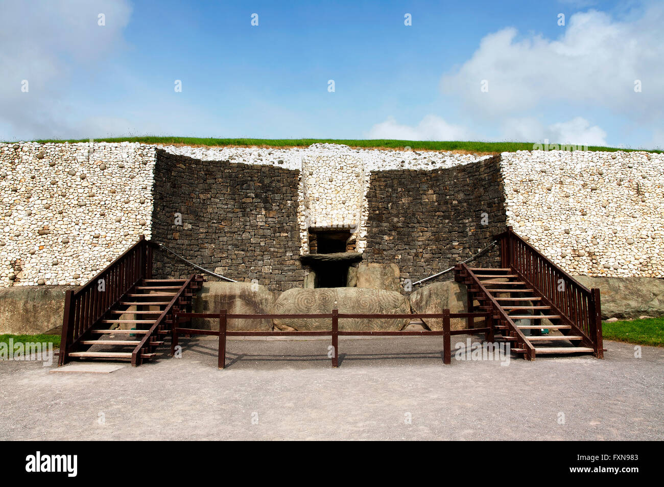 Détail de l'Newgrange dans la vallée de la Boyne est un vieux passage de l'année 5000 tombe. Meath, Ireland Co. Banque D'Images