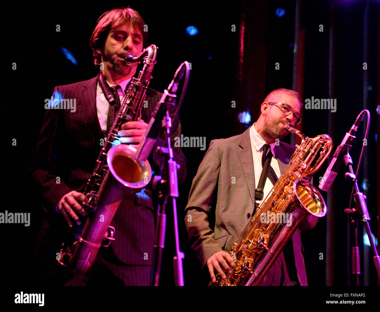 Barcelone - JAN 9 : Le Limboos (Rhythm and Blues Band) effectue à Apolo lieu le 9 janvier 2015 à Barcelone, Espagne. Banque D'Images