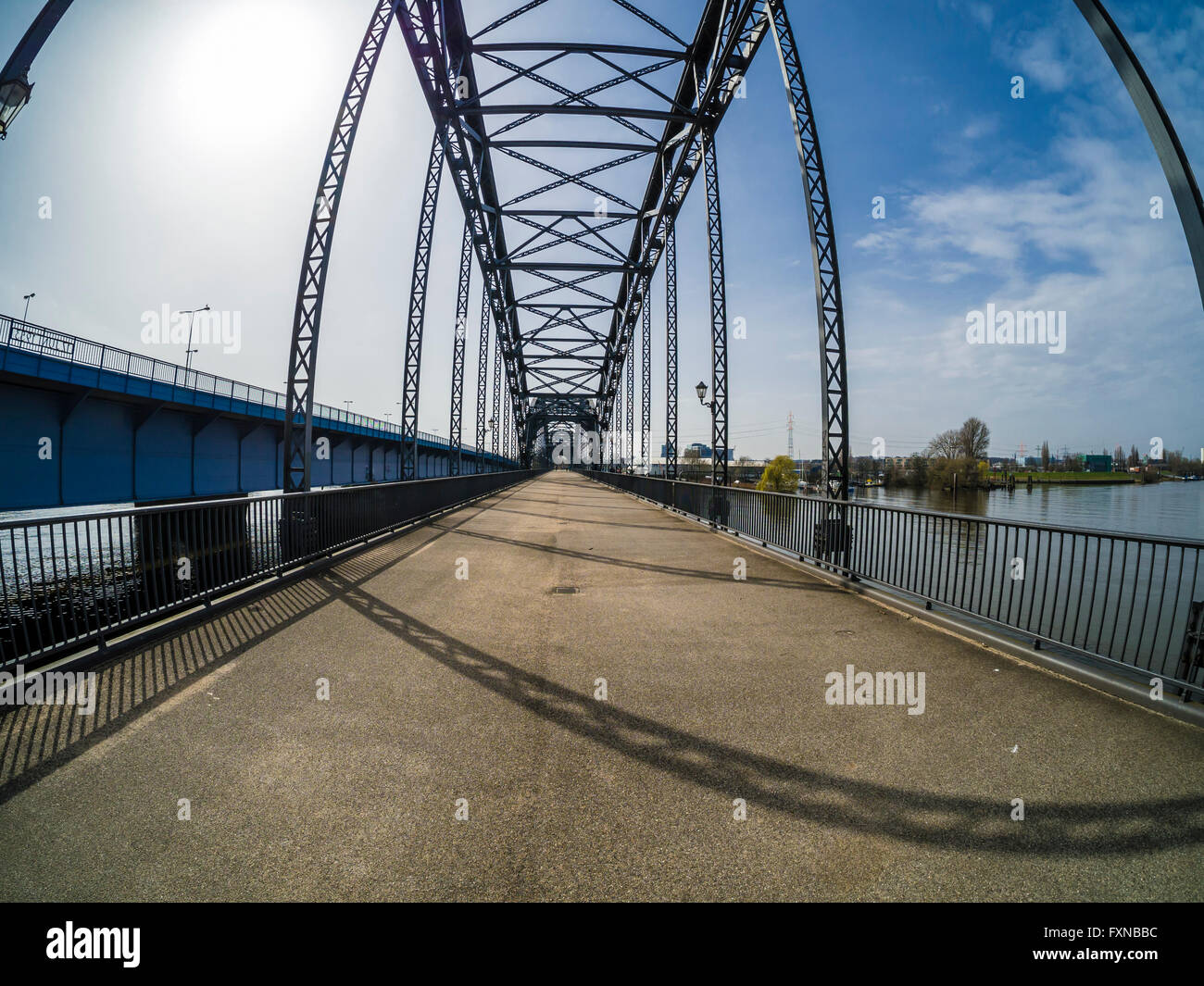 Vieux pont Harburger, traversant l'Elbe, Hambourg, Allemagne Banque D'Images