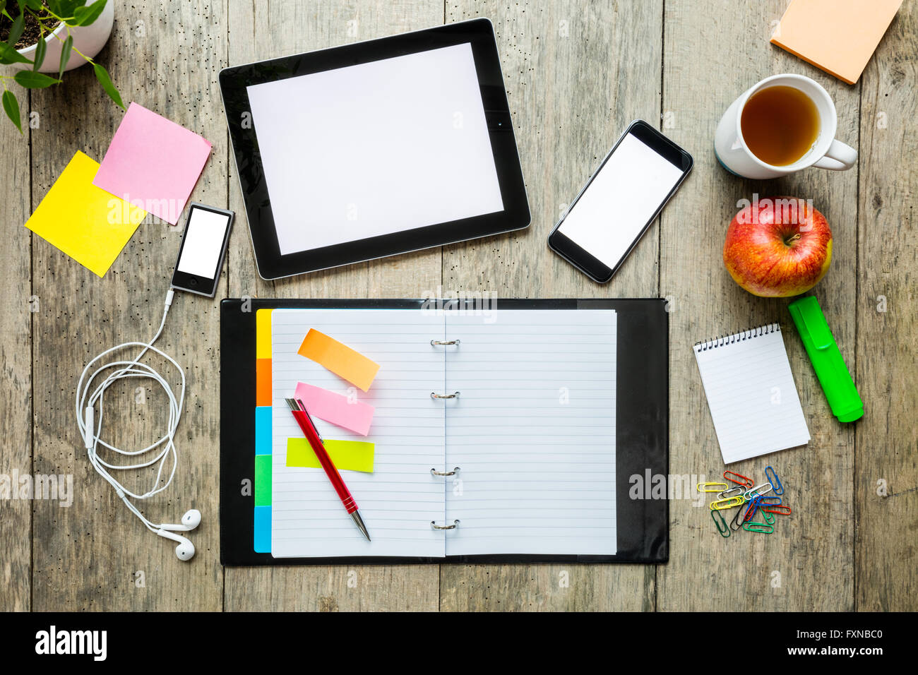 Blank notepad sur table office Banque D'Images