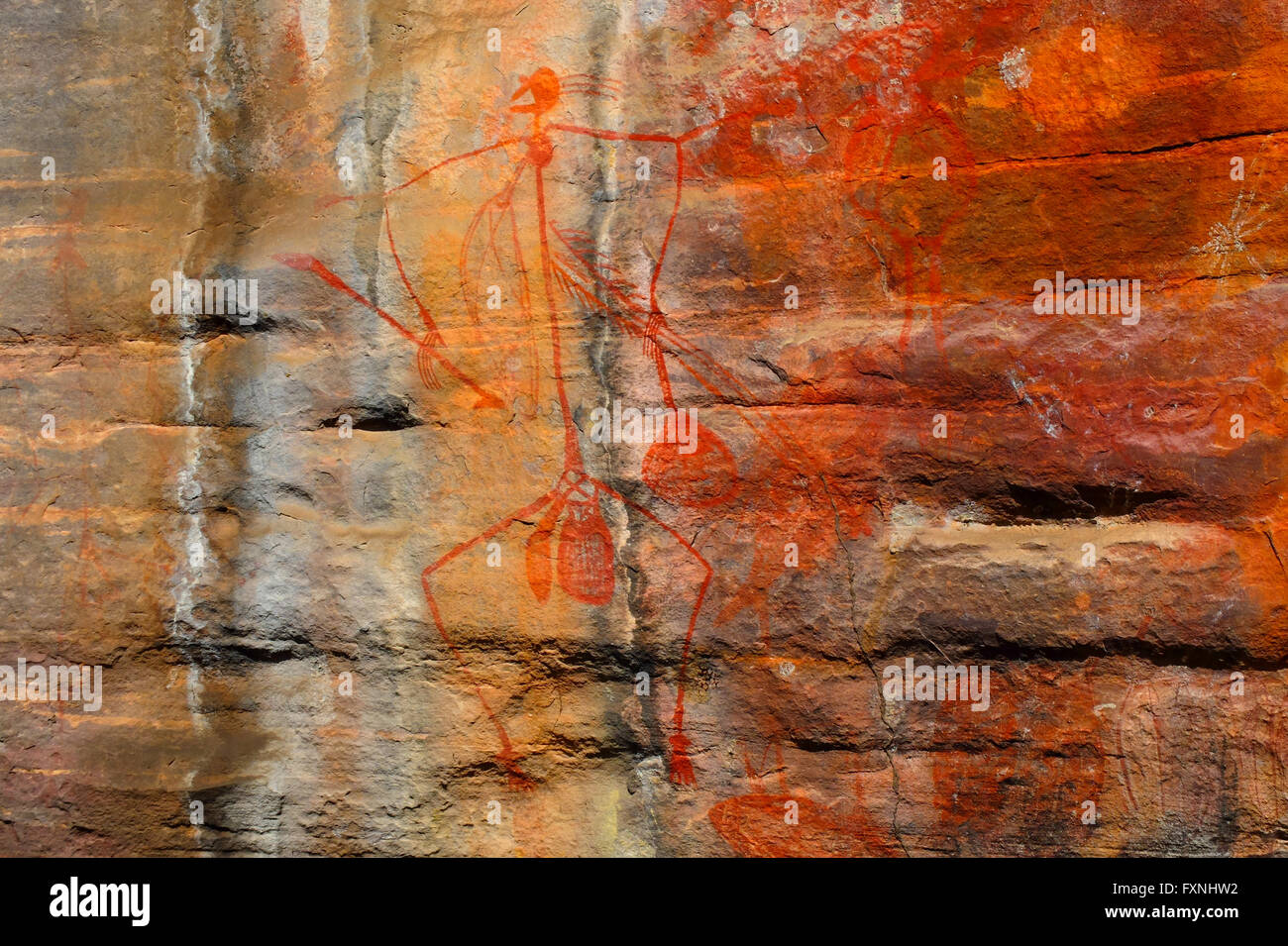 Aboriginal Rock Art of Dancing In, à Burrunggui (Nourlangie Rock), le Kakadu National Park, Territoire du Nord, Australie Banque D'Images