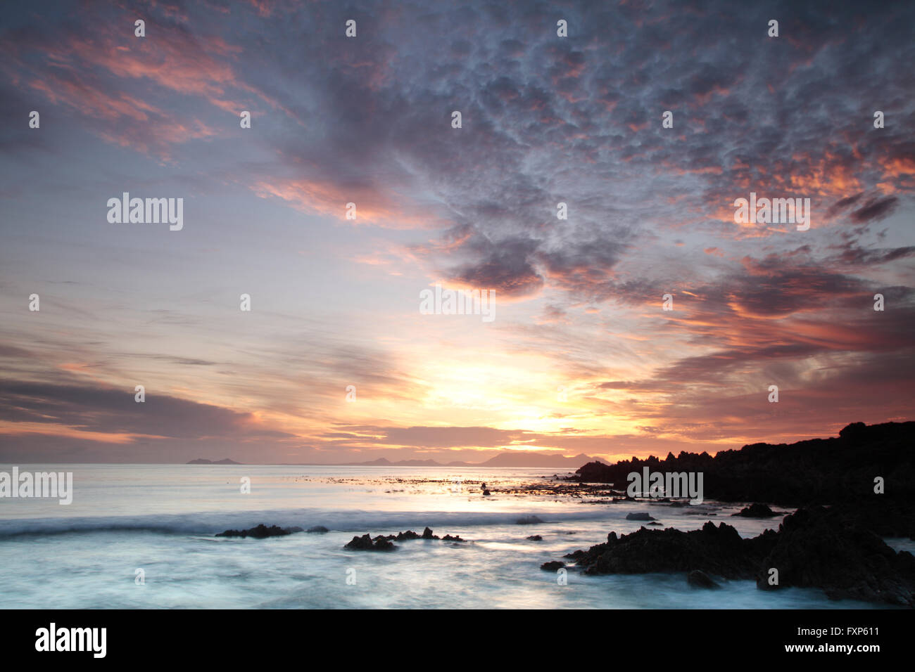 Coucher du soleil à Pringle Bay, Western Cape, Afrique du Sud. Banque D'Images