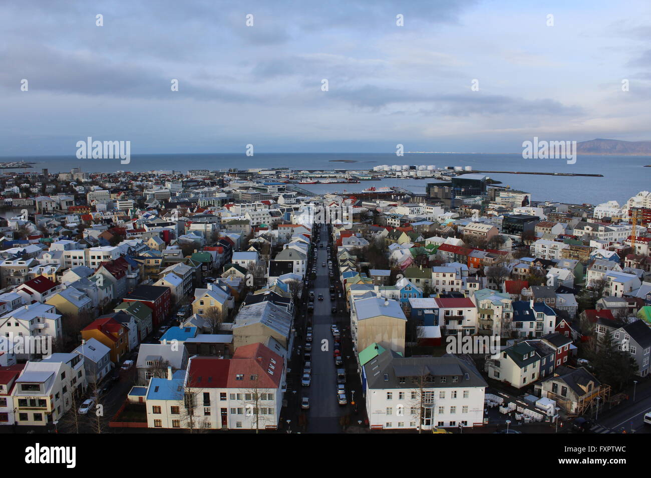 Le centre de Reykjavik vue depuis le dessus de l'église Hallgrimskirkja Banque D'Images