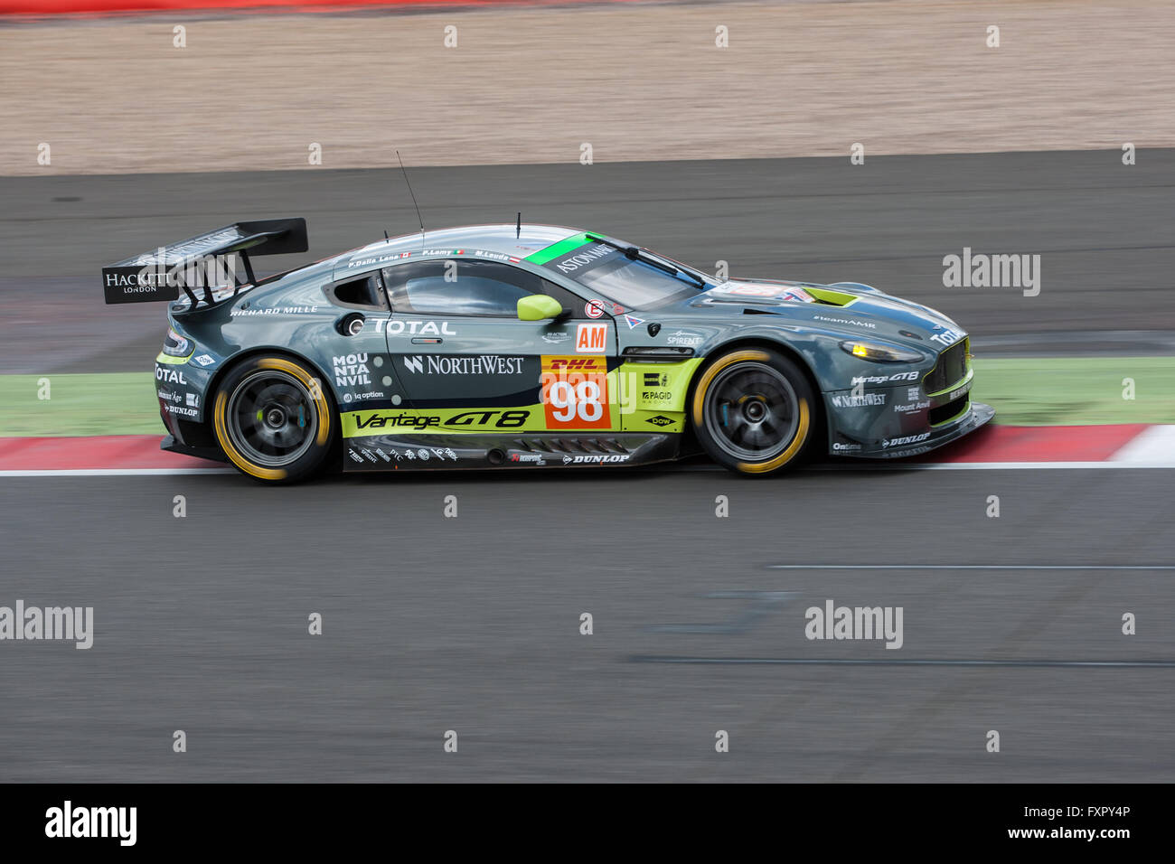 Silverstone, UK. 17 avr, 2016. Le No98 Aston Martin V8 Vantage conduit par Paul Dalla Lana/Pedro Lamy/Mathias Lauda pendant les 6 heures de Silverstone Crédit : Steven re/Alamy Live News Banque D'Images