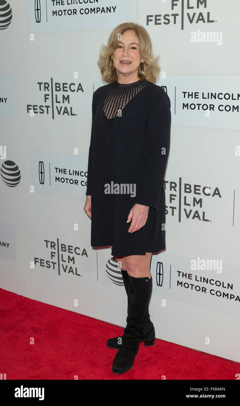 New York, États-Unis. Apr 16, 2016. Mary Kay Place assiste à la première mondiale de la jeunesse de l'Oregon pendant film Tribeca Film Festival au CCMB © Lev Radin/Pacific Press/Alamy Live News Banque D'Images