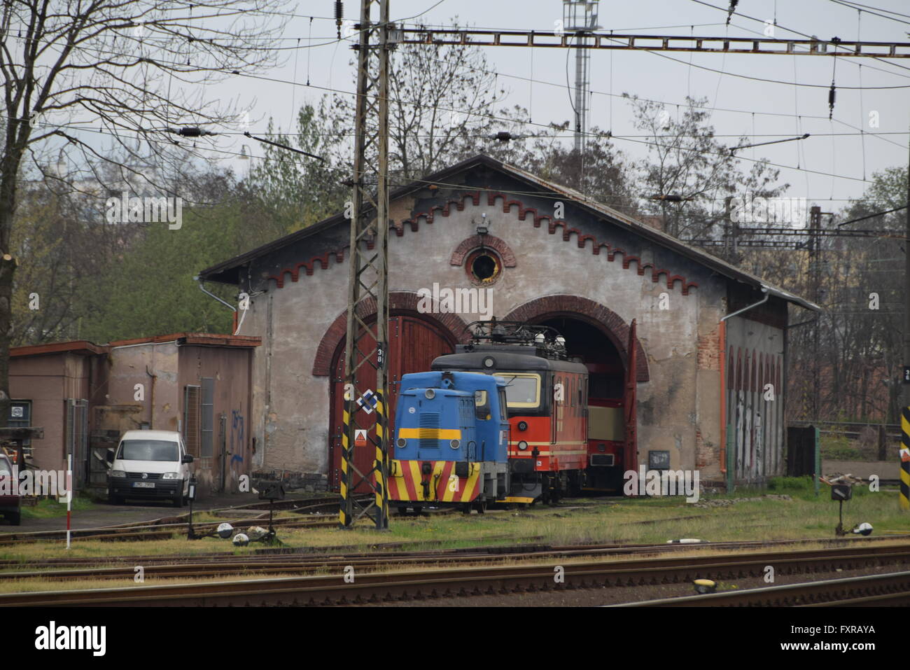 Teplice train (gare ferroviaire). Bâtiment De Station, pistes et approches. Vieille locomotive depot. 14 avril, 2016 Banque D'Images