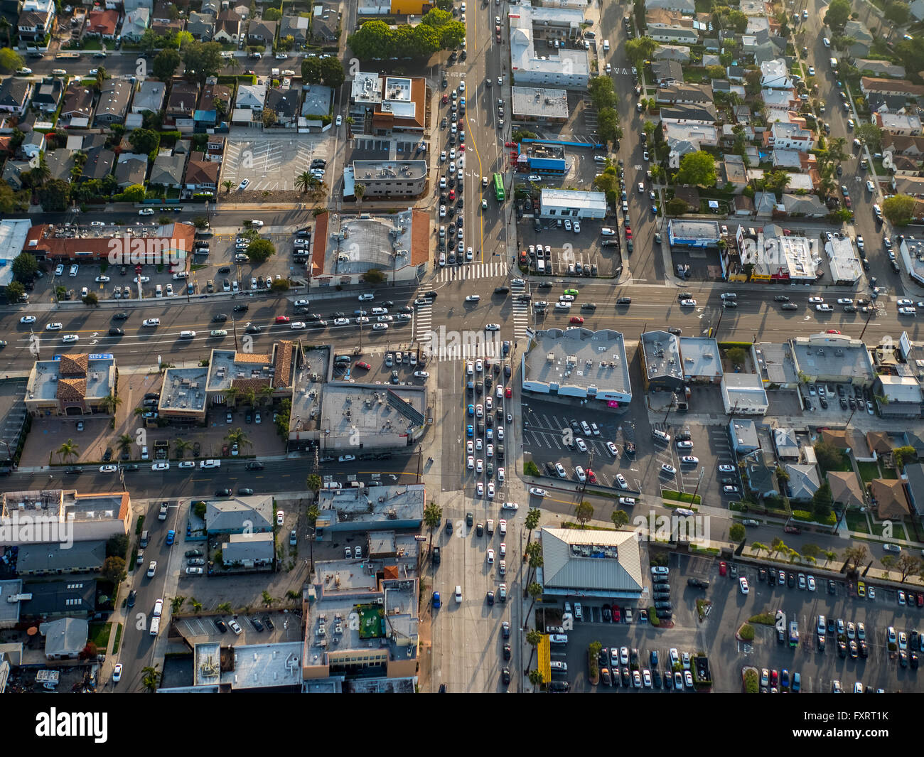 Vue aérienne, Santa Monica, La Route 1, Street intersection avec passage pour piétons, Marina del Rey, Los Angeles County, Californie Banque D'Images