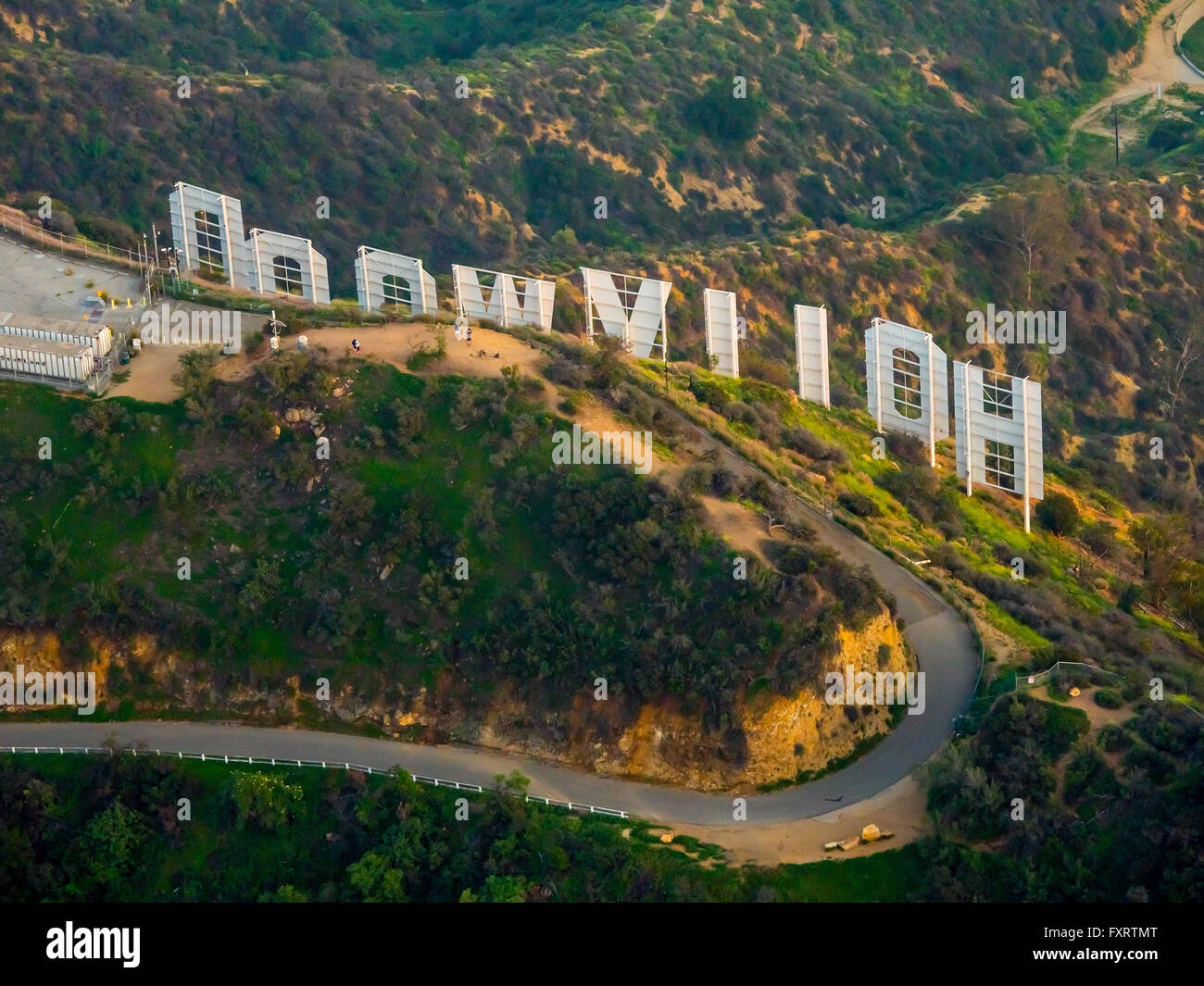 Vue aérienne, panneau Hollywood, Hollywood Sign sur le mont Lee route de derrière, à Hollywood Hills, Los Angeles, Los Angeles County, Banque D'Images