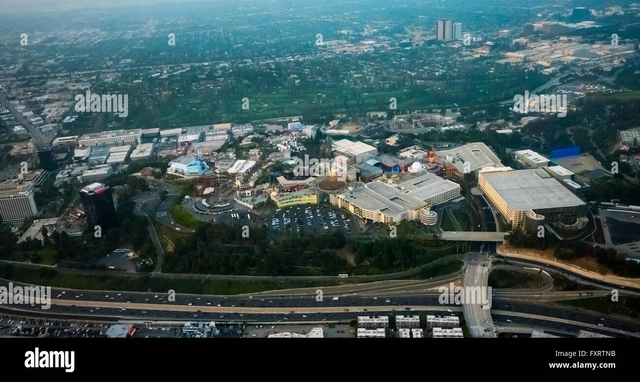 Vue aérienne, Universal Studios dans la lumière du soir, Universal Studios Hollywood, Los Angeles, Los Angeles County, Californie, Banque D'Images